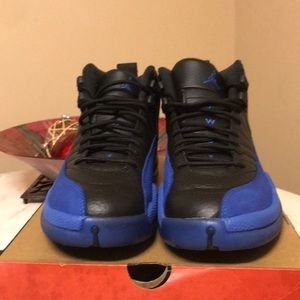 Air Jordan 12 Retro ( boys size 7.5)